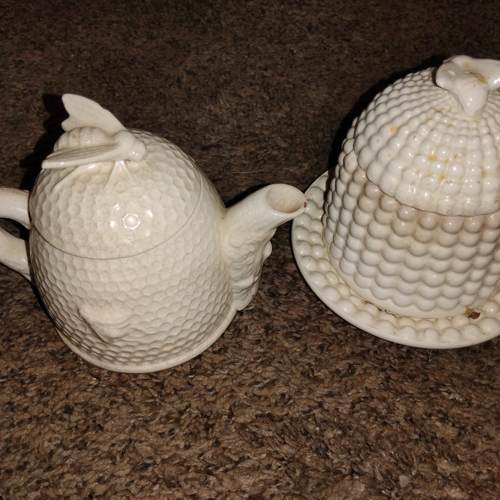 Beehive Ceramic Teapot and Honey Jar Set